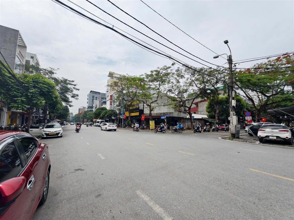 Giá tốt  cho thuê mặt bằng quán nam  diện tích lớn  thang máy riêng