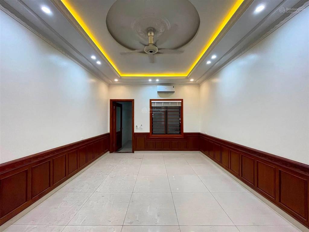 Bán nhà phố lực hành  nhà đẹp chắc chắn  có thang máy