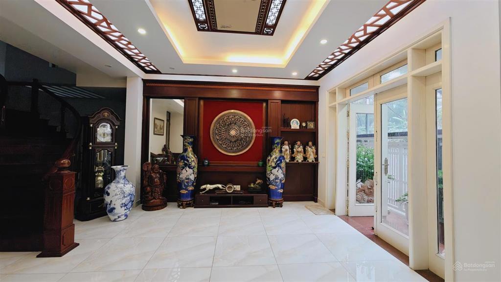 Cho thuê biệt thự lê hồng phong  60 triệu / tháng