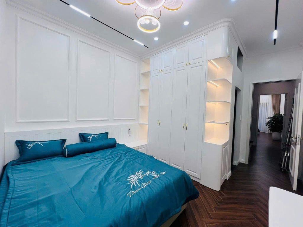 Ô TÔ VÀO NHÀ - HOÀNG QUỐC VIỆT - 55 M 6 TẦNG - THANG MÁY 