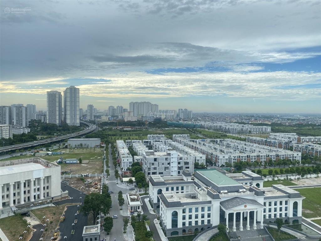 Chính chủ bán căn 69m2 ngủ ban công đông nam cực đẹp view thoáng vĩnh viễn, căn hoa hậu cần bán