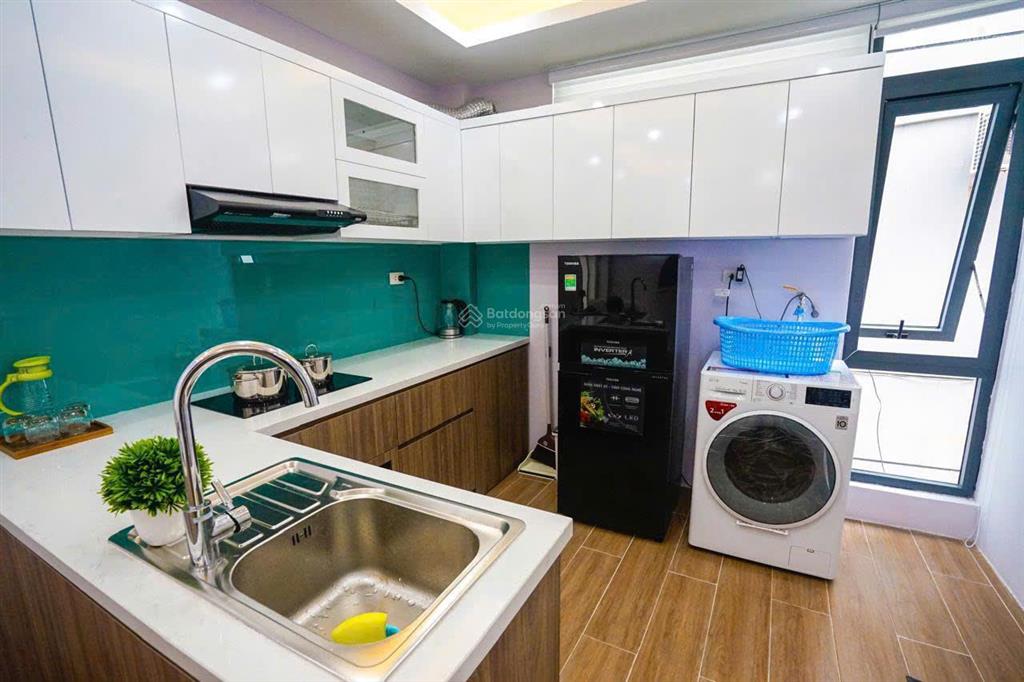 Bán tòa nhà 7 căn studio 7 tầng  gần chợ ngọc thuỵ 0365 622 ***