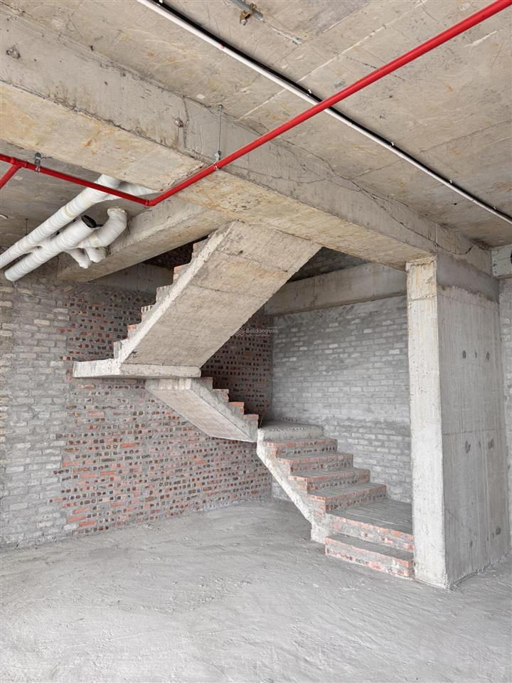 Bán duplex đông nam view hồ 238m2 cách phố 15p di chuyển hỗ trợ vay bank