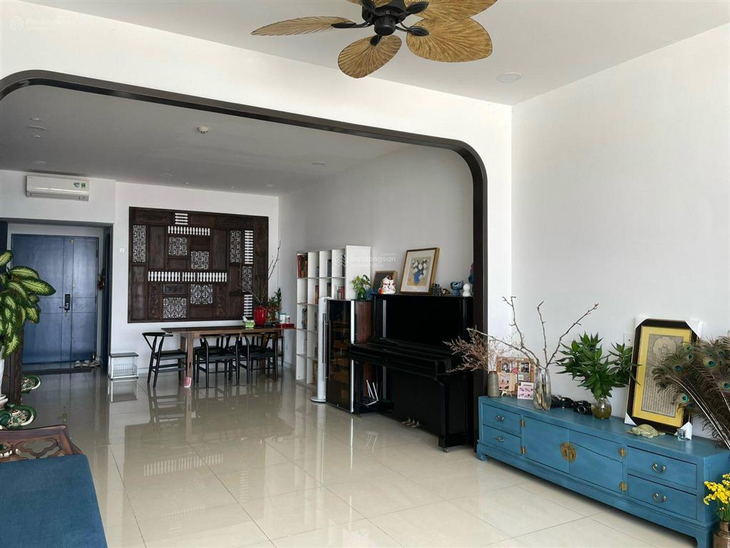 Bán căn 3pn saigonpearl  140m2  view đẹp