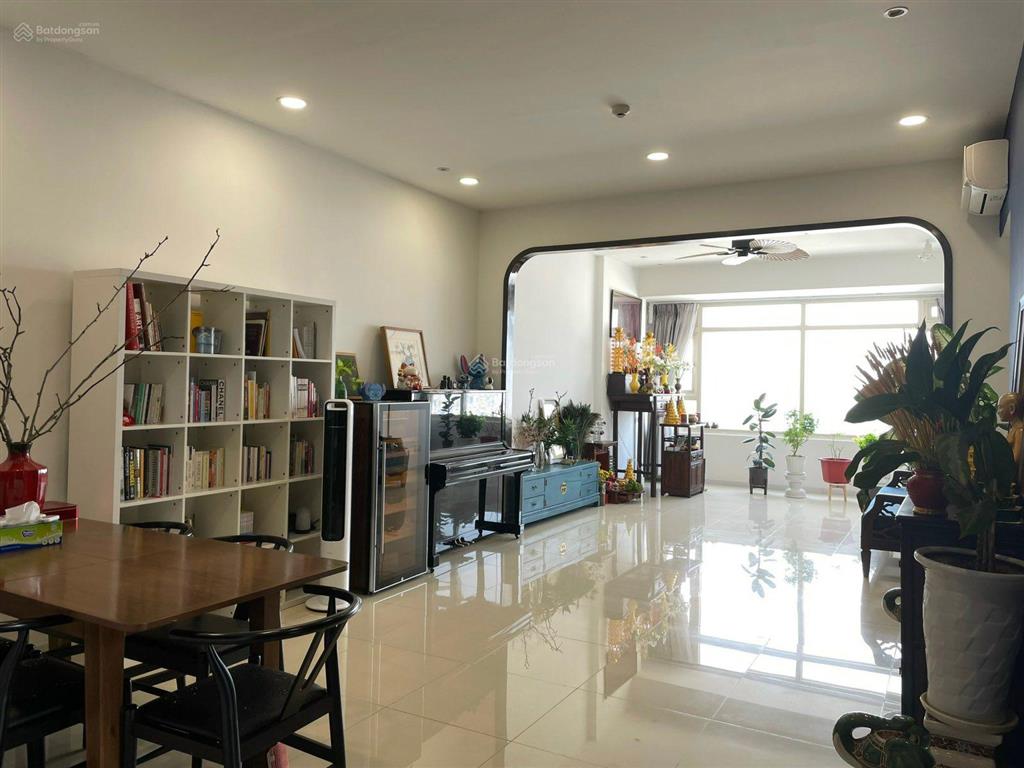 Bán căn 3pn saigonpearl  140m2  view đẹp