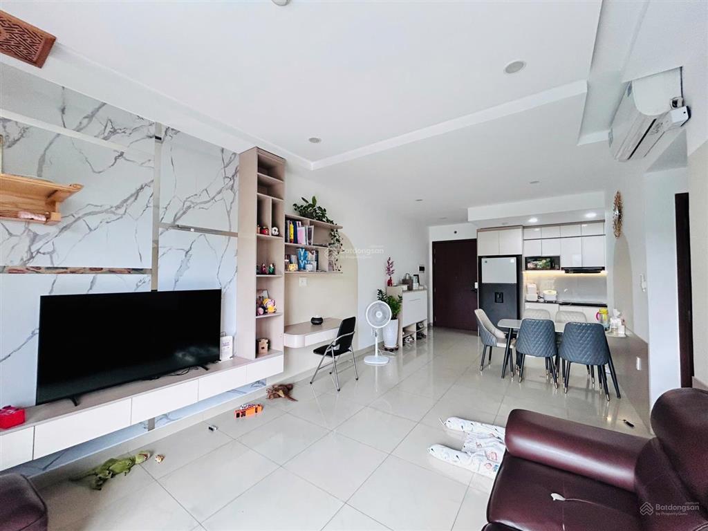Chính chủ gửi căn ruby celadon 3pn 2wc có ban công 98m2  căn góc  view công viên  hướng mát