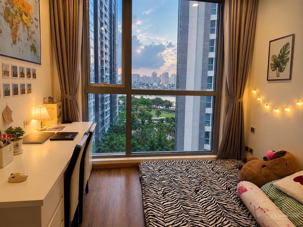 Chuyển nhượng gấp 3pn vinhome  park 7 có giá tốt cho khách thiện chí