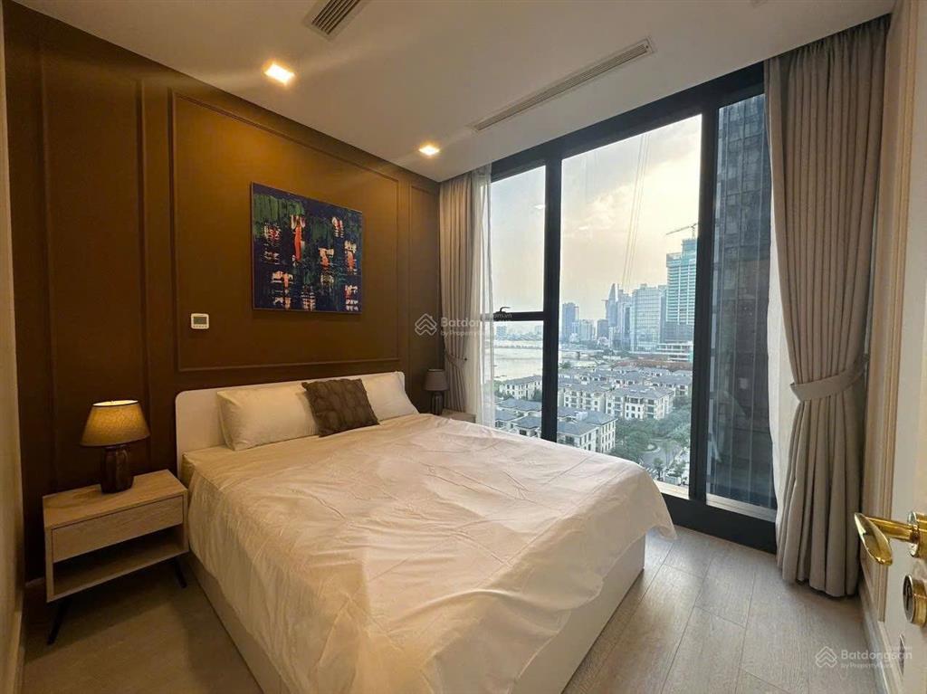 Chính chủ gửi bán vinhomes golden river 2 phòng ngủ  full nội thất đẹp  view sông