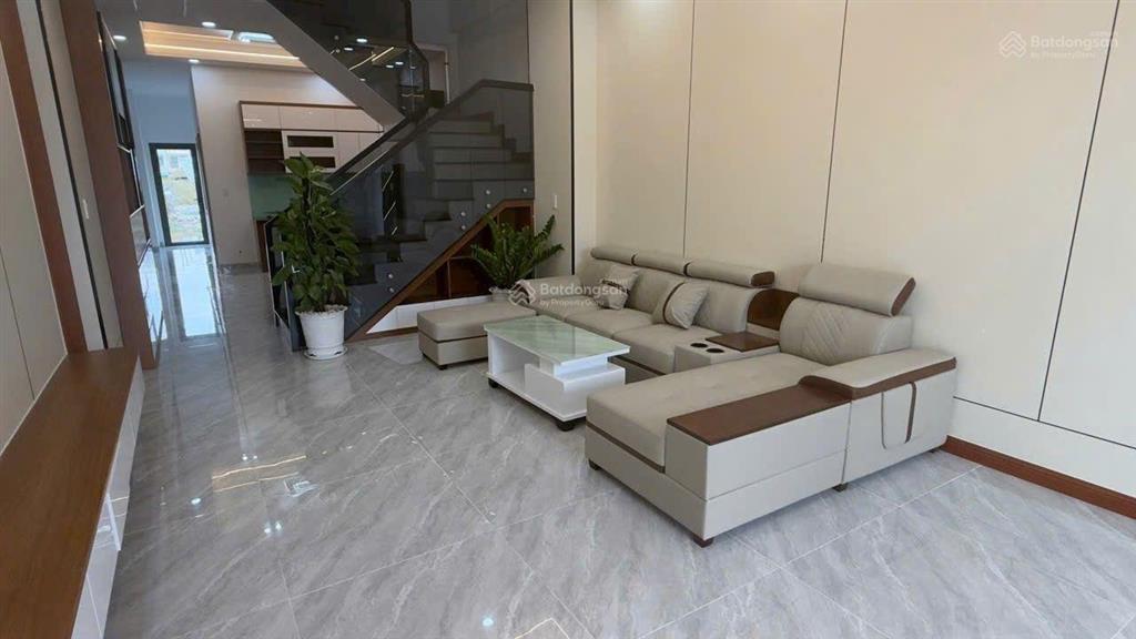 Bán nhà 1 trệt 2 lầu phường bửu long mặt tiền kinh doanh