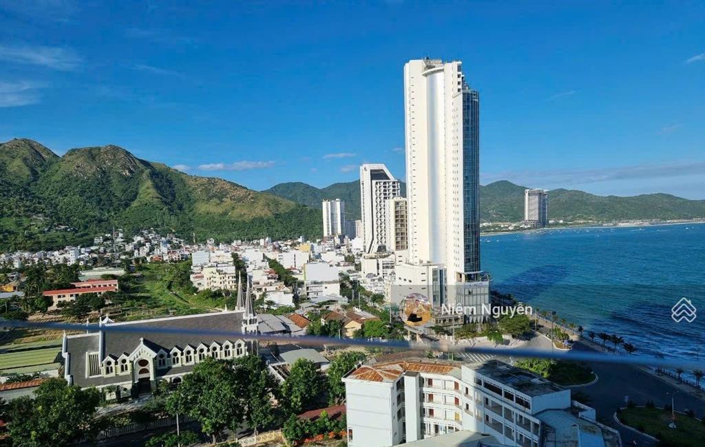 Bán căn hộ view biển, 2 phòng ngủ seniabay, 26 phạm văn đồng, nha trang, chờ ra sổ đỏ lâu dài