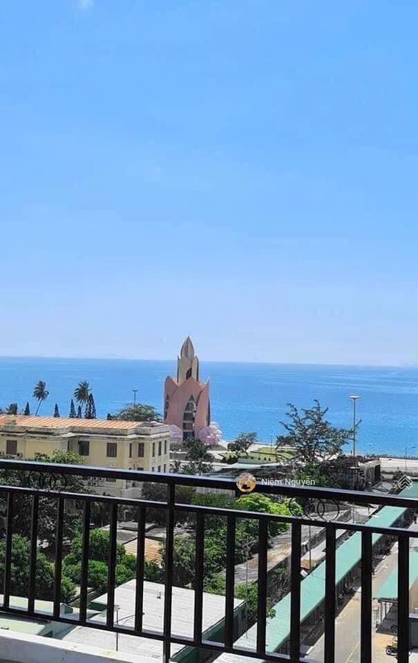 Bán đất tặng nhà  cách biển 600m  hẻm ô tô đường hoàng diệu  nha trang   0935 165 ***