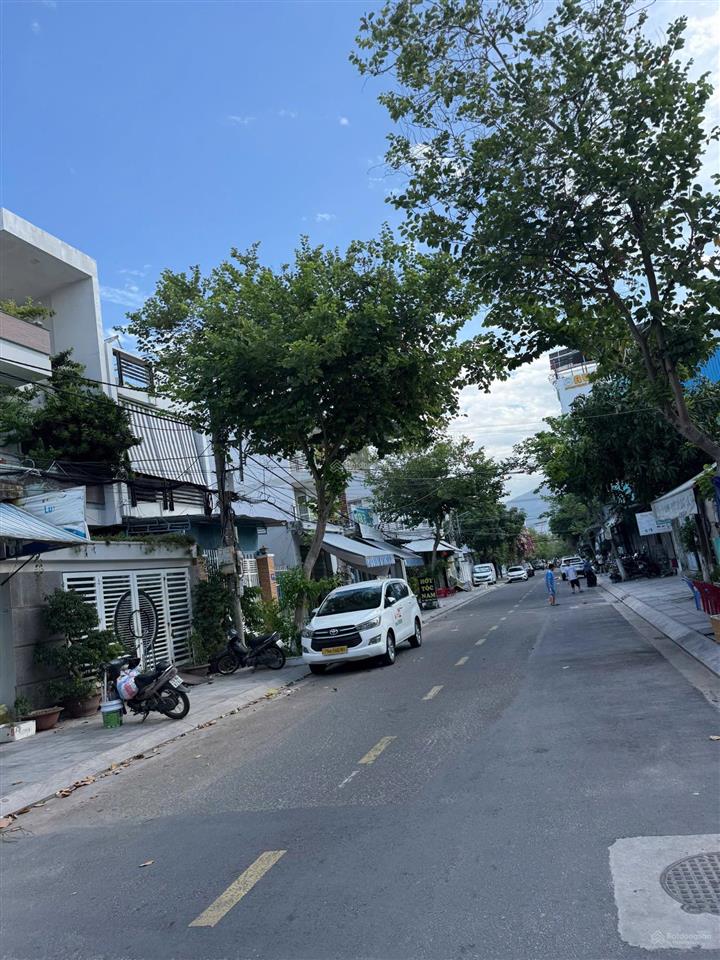Bán đất mặt tiền khúc thừa dụ mặt tiền 8,8m, vị trí đẹp, kinh doanh sầm uất, gần biển, giá 20 tỷ