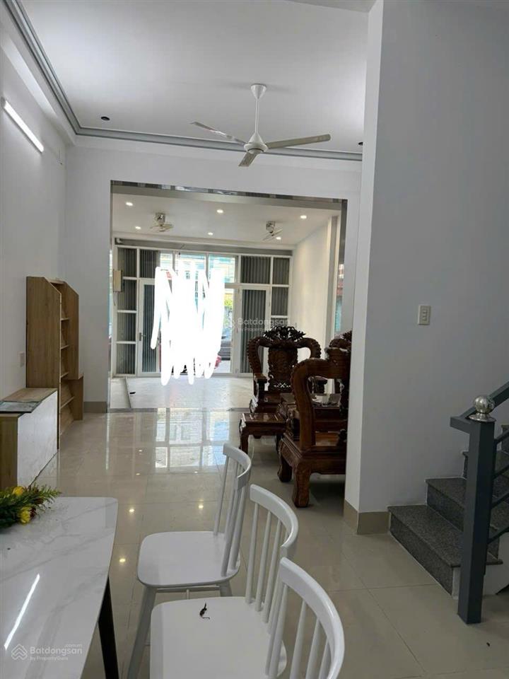 Bán nhà nguyên căn khu bàn cờ đường đinh lễ dt 98m2, mặt tiền 4,5m, full nội thất, giá 8,9 tỷ