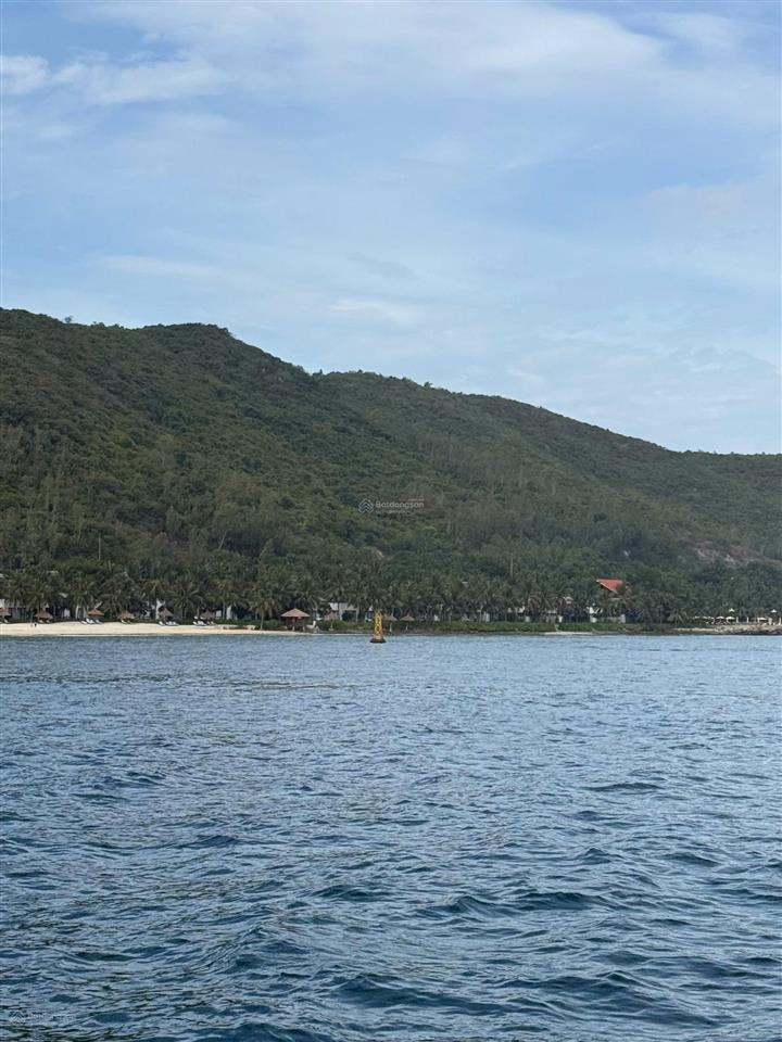 Quỹ đất lớn hàng hiếm ven biển nha trang 1880m2, gần bến tàu six senses ninh vân bay, giá 70tr/m2