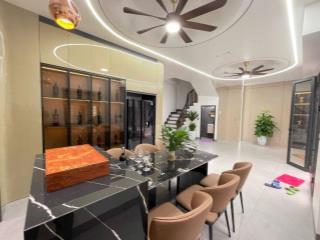 Bán căn 4 tầng mặt phố phường Cẩm Thượng, TP Hải Dương, 52.8m2, mt 11m, 4 ngủ, 4.68 tỷ