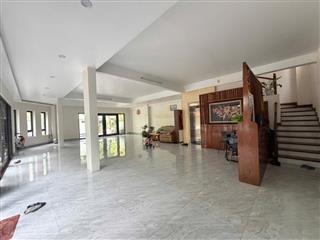 Cho thuê tầng 1 căn nhà góc mặt phố KĐT Ecopark Hải Dương, 150m2, vỉa hè cực rộng 