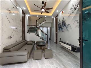 Bán căn nhà 3 tầng ngõ 166 Vũ Hựu, ph Thanh Bình, TP HD, 43.7m2, 3 ngủ, 3 vs, chỉ 2.69 tỷ