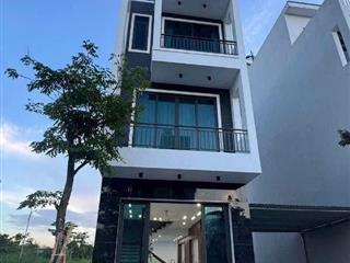 Bán căn nhà 3.5 tầng mặt phố KĐT Tân Phú Hưng, TP Hải Dương, 67.5m2, mt 4.5m, 4 ngủ