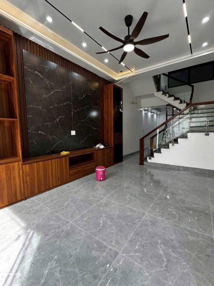 Bán nhà ngõ phố Hoàng Lộc, ph Lê Thanh Nghị, TP HD, 52m2, mt 4m, 3 ngủ, 3 vs, mt 4m, ngõ oto chỉ 3 tỷ