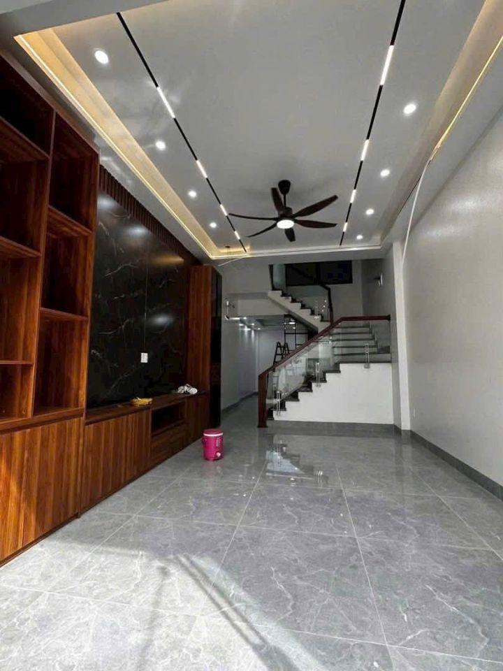 Bán nhà ngõ phố Hoàng Lộc, ph Lê Thanh Nghị, TP HD, 52m2, mt 4m, 3 ngủ, 3 vs, mt 4m, ngõ oto chỉ 3 tỷ
