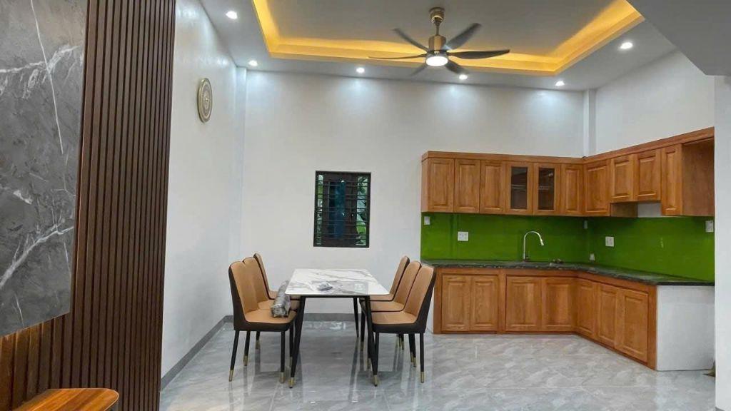 Bán căn nhà 3 tầng ngõ phố Nhị Châu, TP Hải Dương, 48m2, mt hơn 5m, 3 ngủ, 2 vs, 1.65 tỷ