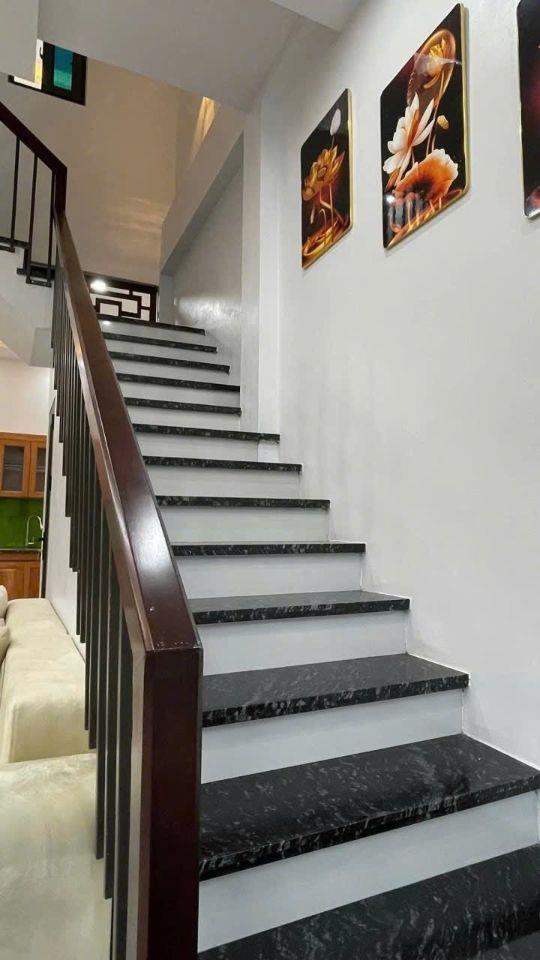 Bán căn nhà 3 tầng ngõ phố Nhị Châu, TP Hải Dương, 48m2, mt hơn 5m, 3 ngủ, 2 vs, 1.65 tỷ