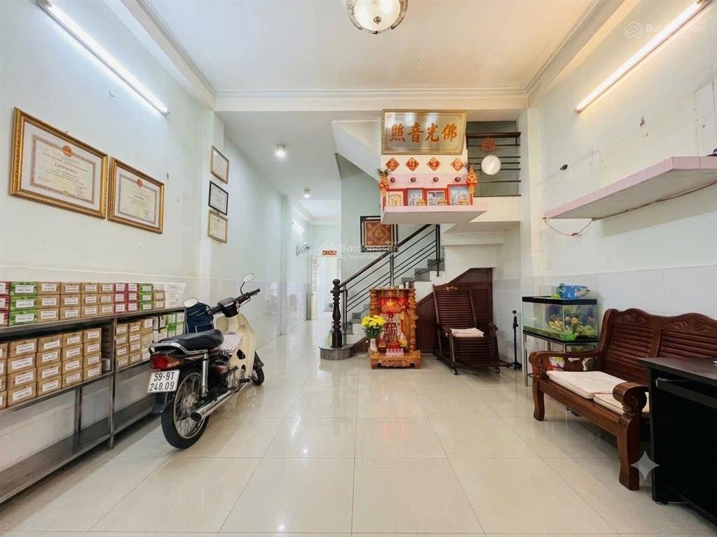 Gấp bán nhà 4 tầng  xóm đất  6,8 tỷ  125m2 dtsd