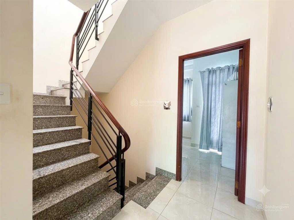 Gấp bán nhà 4 tầng  xóm đất  6,8 tỷ  125m2 dtsd