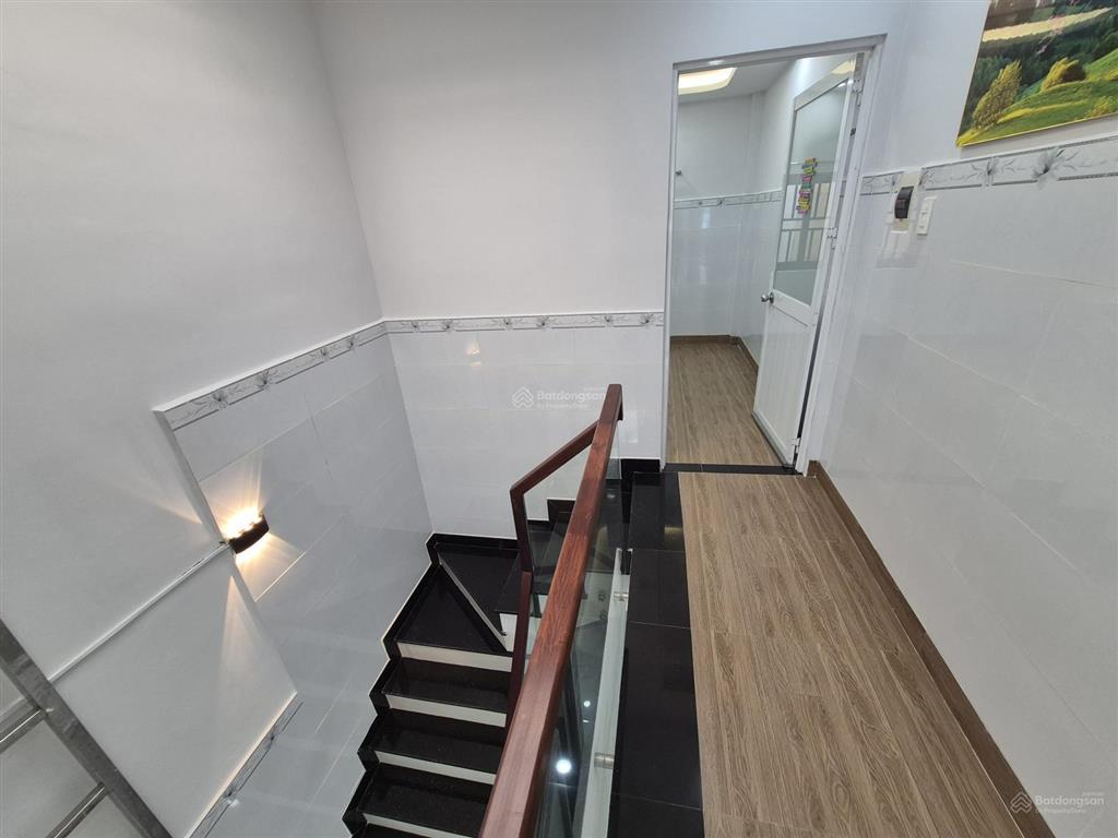 42m2  tỉnh lộ 10  ô tô đổ cửa  2 tầng  4,x tỷ