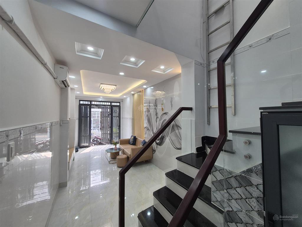 42m2  tỉnh lộ 10  ô tô đổ cửa  2 tầng  4,x tỷ