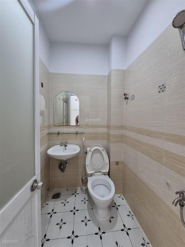 42m2  tỉnh lộ 10  ô tô đổ cửa  2 tầng  4,x tỷ