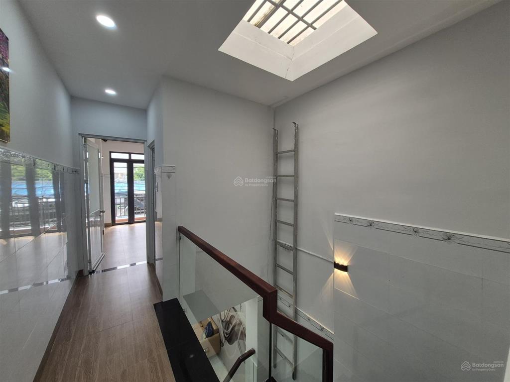 42m2  tỉnh lộ 10  ô tô đổ cửa  2 tầng  4,x tỷ
