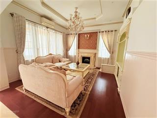 Cho thuê biệt thự đơn lập nam thông 3  phú mỹ hưng | hướng đông nam | 500m2 sàn | nội thất gỗ quý