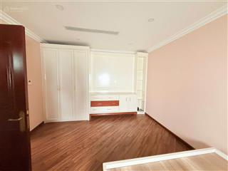 Cho thuê biệt thự cityland riverside  quận 7  có hầm & thang máy 5pn 5wc