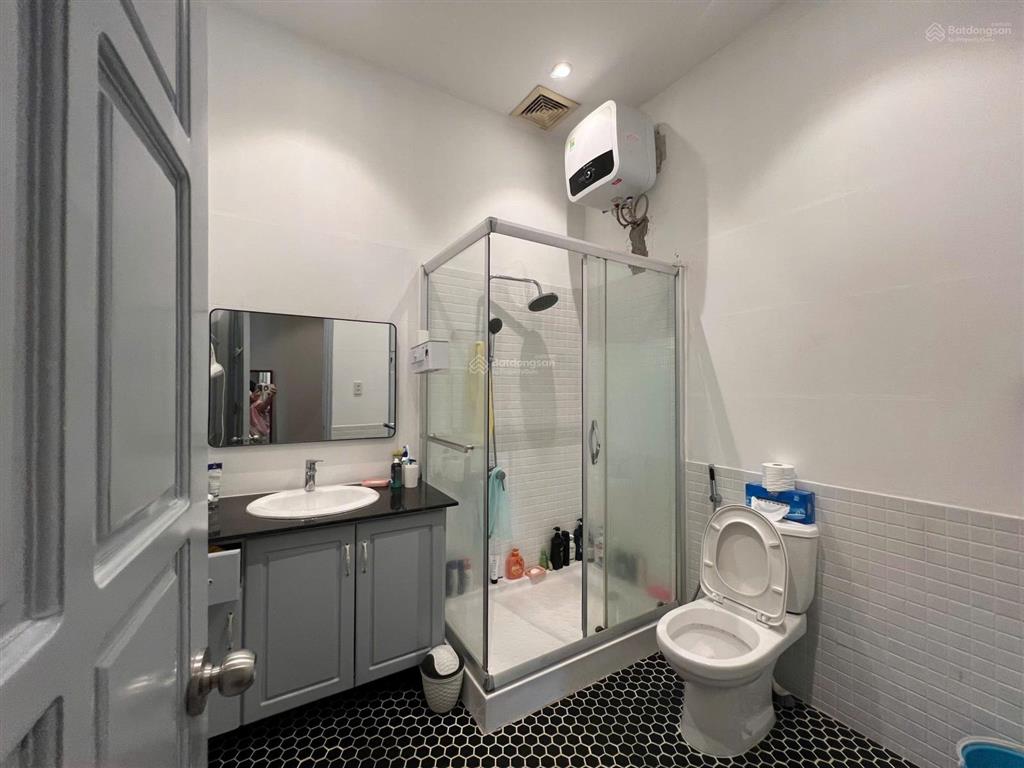 Cho thuê căn góc hưng thái 1 gồm 4pn có thể vừa ở vừa làm văn phòng