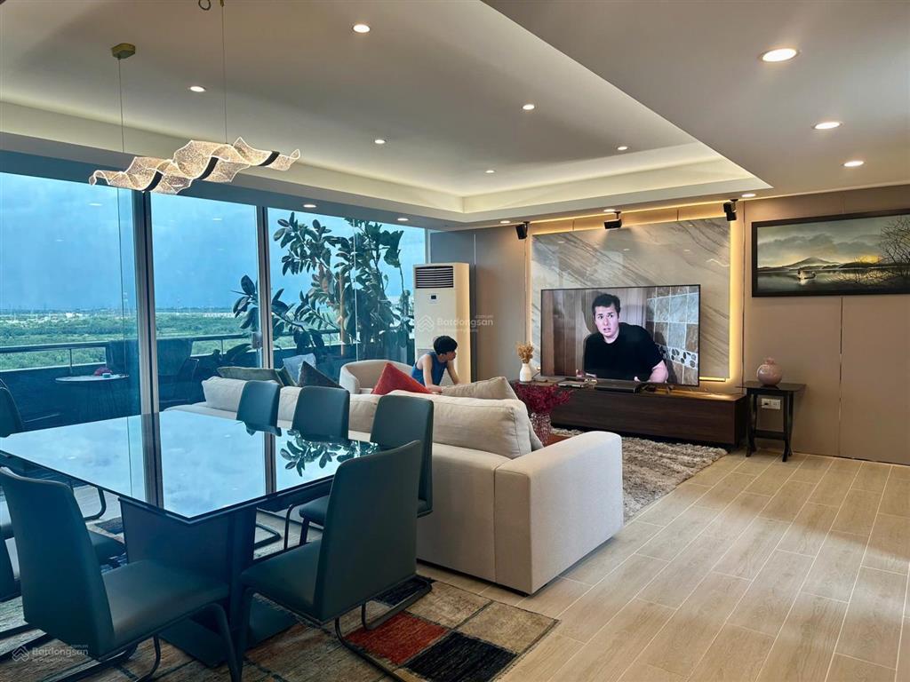 Chủ nhà cần cho thuê gấp căn penthouse ở garden court 1 diện tích tới 330m2 4pn