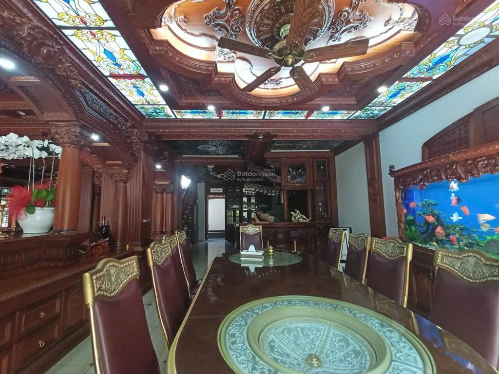 Chính chủ cần cho thuê siêu biệt thự gần 500m 5pn có hồ bơi nội thất hoàng gia