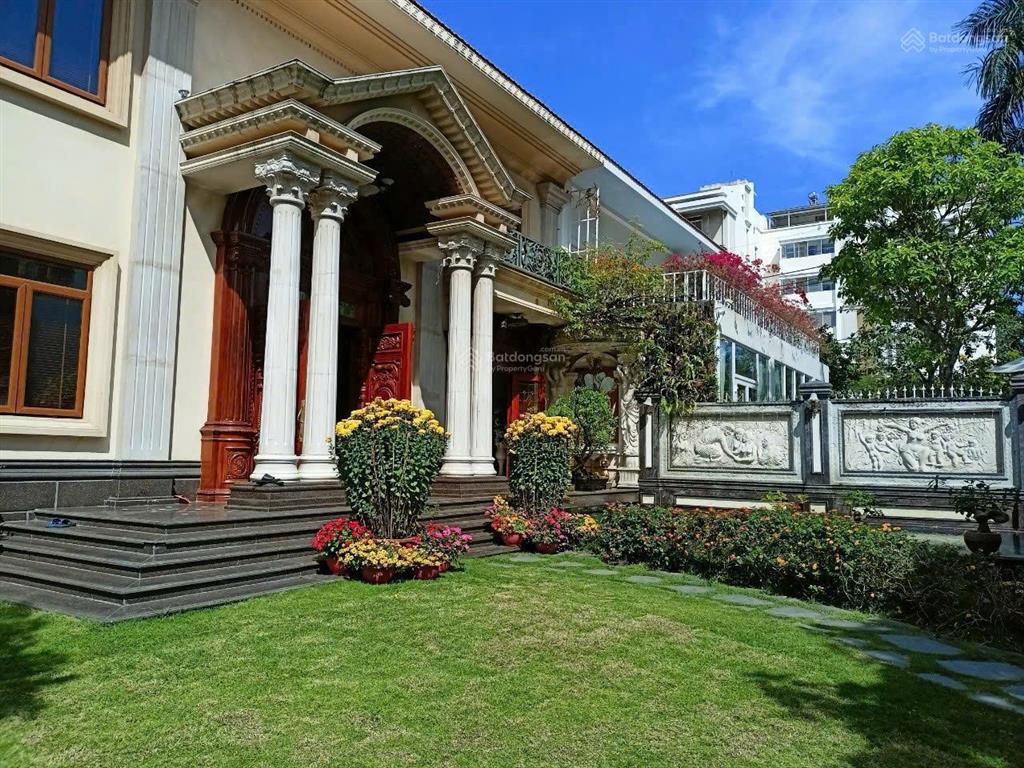 Chính chủ cần cho thuê siêu biệt thự gần 500m 5pn có hồ bơi nội thất hoàng gia