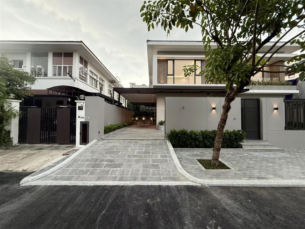 Chính chủ cần cho thuê bt đơn lập pmh đối diện công viên siêu đẹp mới 100%