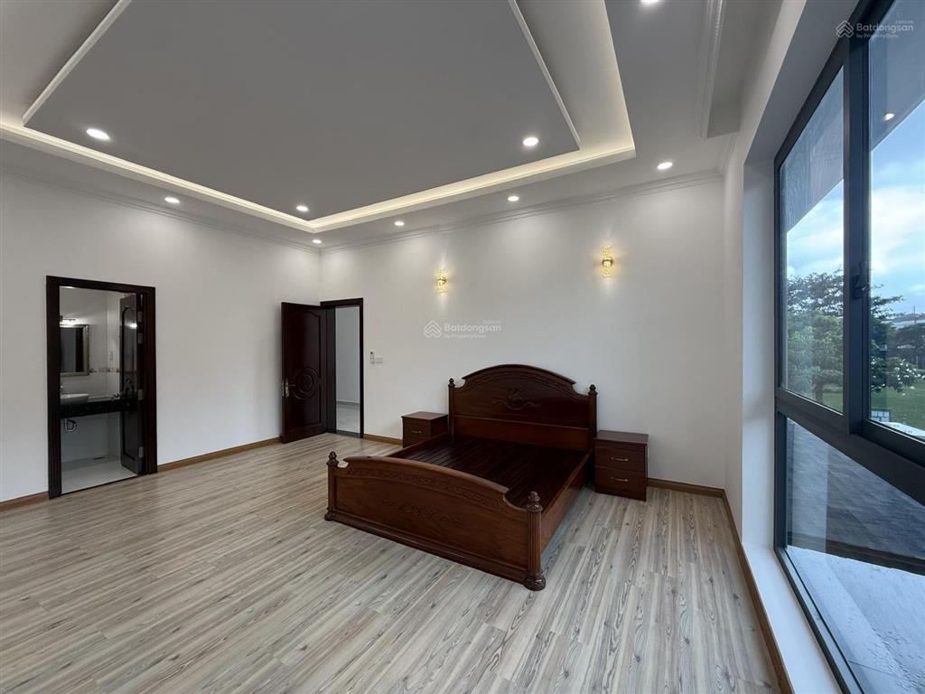 Chính chủ cần cho thuê bt đơn lập pmh đối diện công viên siêu đẹp mới 100%