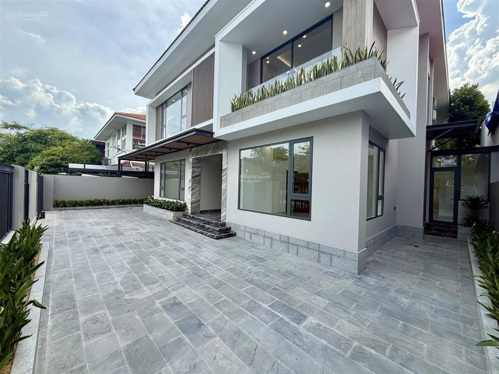 Chính chủ cần cho thuê bt đơn lập pmh đối diện công viên siêu đẹp mới 100%