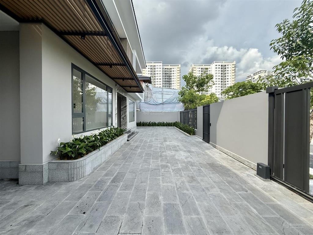 Chính chủ cần cho thuê bt đơn lập pmh đối diện công viên siêu đẹp mới 100%
