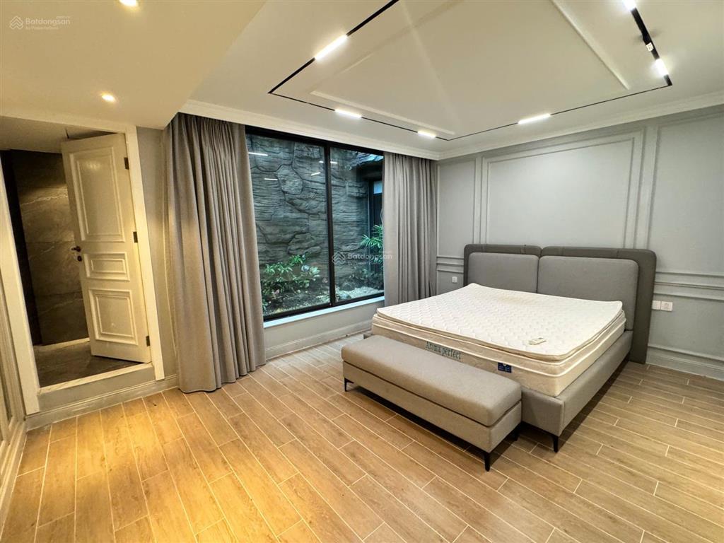 Cho thuê căn biệt thự 3 mặt tiền full nội thất cao cấp của diễn viên nổi tiếng tại phú mỹ hưng