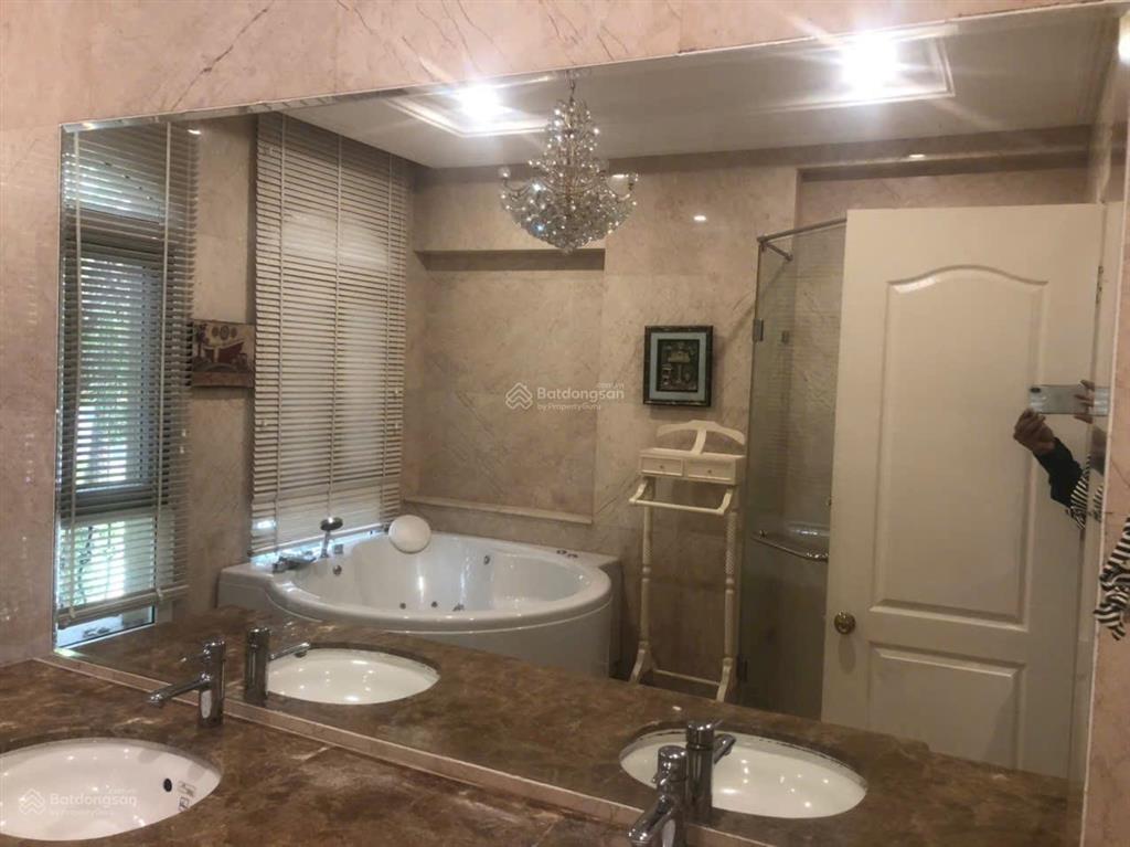 Cho thuê bt siêu đẹp khu cảnh đồi 5pn nhà full nt vào ở ngay