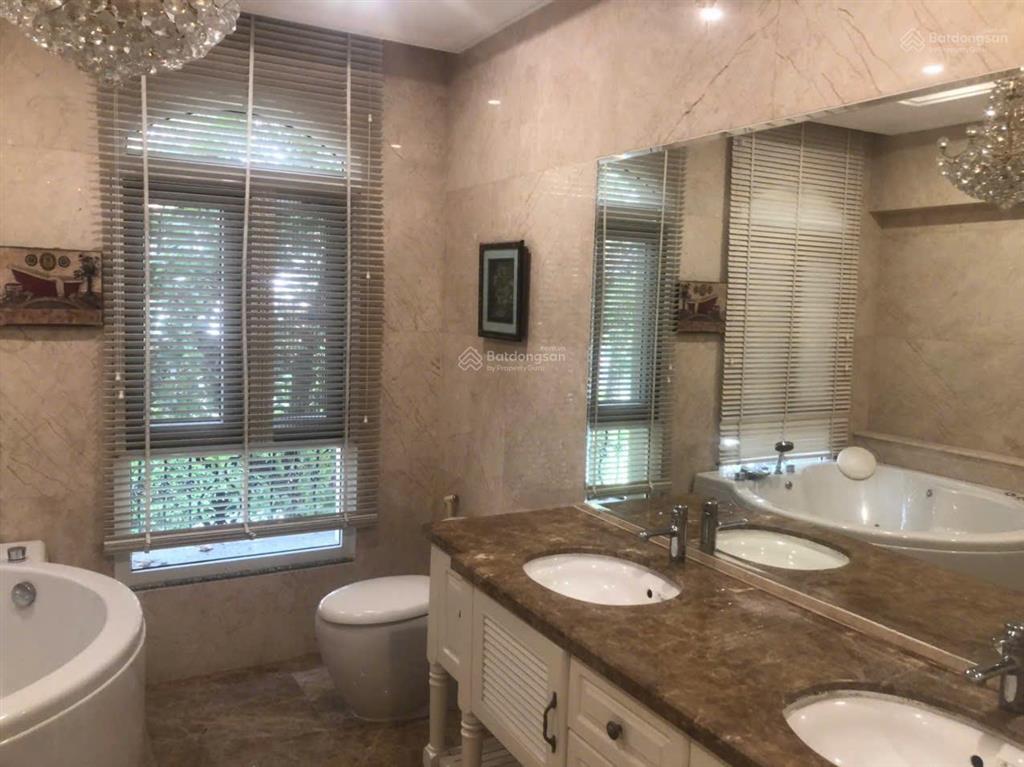 Cho thuê bt siêu đẹp khu cảnh đồi 5pn nhà full nt vào ở ngay