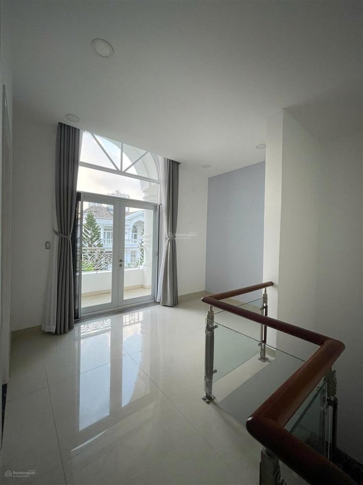 Cho thuê biệt thự mỹ phú 3a  phú mỹ hưng | 7x20m | 4pn | giá 48tr (bao vat) | xuất hóa đơn ngay
