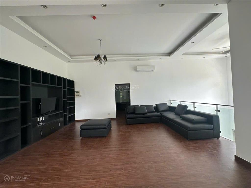 Cho thuê groundhouse riverside phú mỹ hưng 4pn nhà trống 71 triệu/th