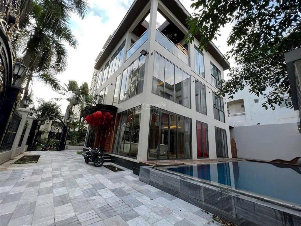 Cho thuê bt đẹp có hồ bơi 5pn phú mỹ hưng nhà trống full nội thất dọn vào ngay
