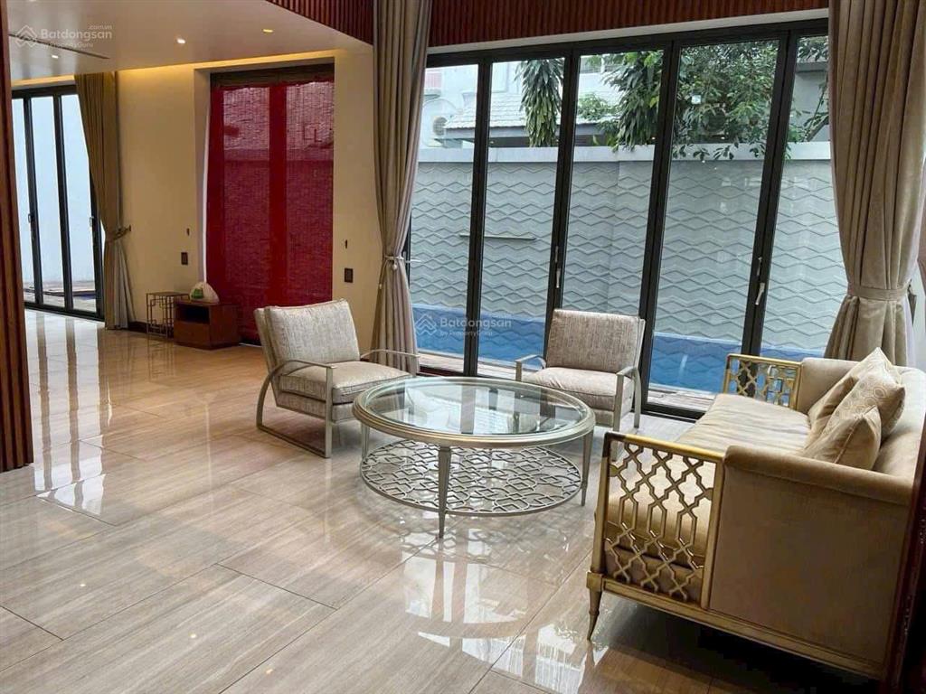 Cho thuê bt đẹp có hồ bơi 5pn phú mỹ hưng nhà trống full nội thất dọn vào ngay