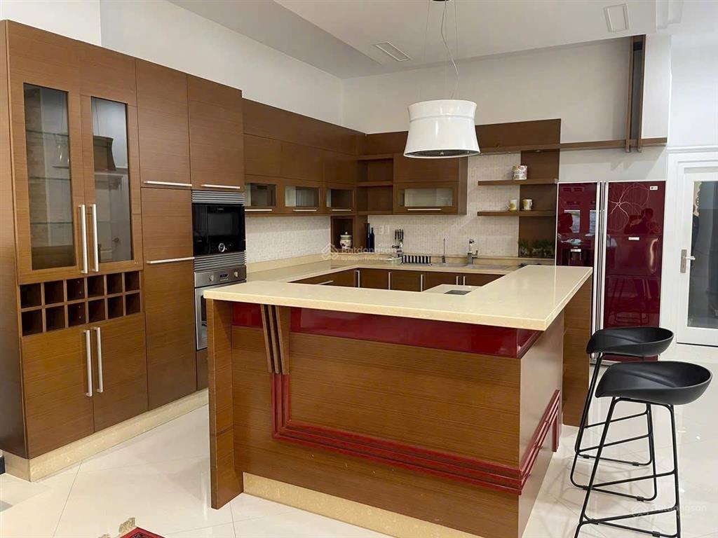 Cho thuê bt đơn lập sân vườn đẹp 3pn mỹ phú, pmh